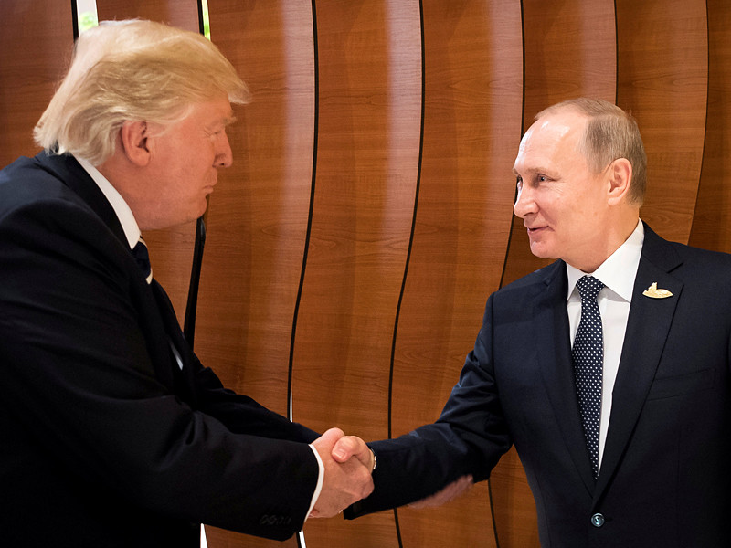 В интернете появилось видео первого рукопожатия Трампа и Путина на саммите G20