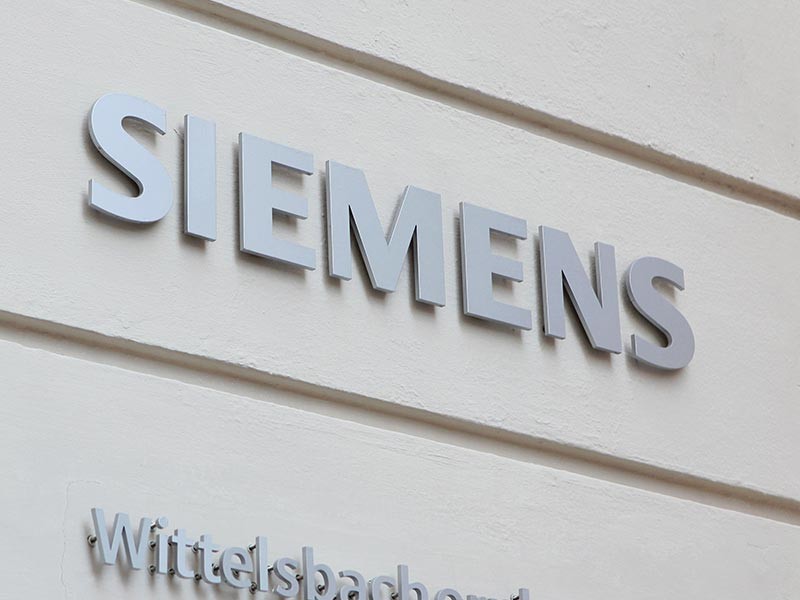 Немецкое правительство потребовало объяснений от Siemens по поводу поставок в Крым турбин в обход санкций
