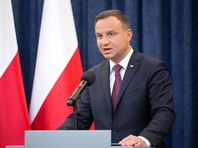 Президент Польши Анджей Дуда наложил вето на законы о Национальном судебном совете и Верховном суде, которые были одобрены сенатом, но вызвали многотысячные протесты в стране и критику со стороны Евросоюза