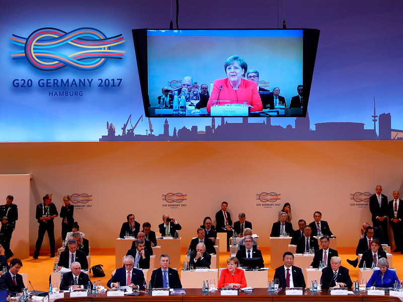 В Гамбурге около 14:00 по местному времени (15:00 по московскому) началось первое рабочее заседание лидеров стран G20 в рамках саммита "большой двадцатки"