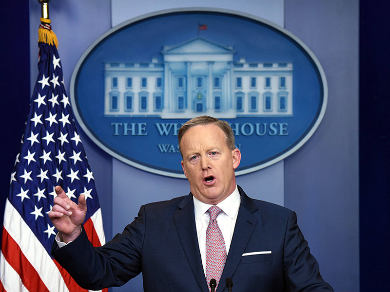 Пресс-секретарь Белого дома Шон Спайсер в интервью Fox News объяснил причины своей предстоящей отставки: он делает это, чтобы не мешать работе нового директора по коммуникациям и его команде