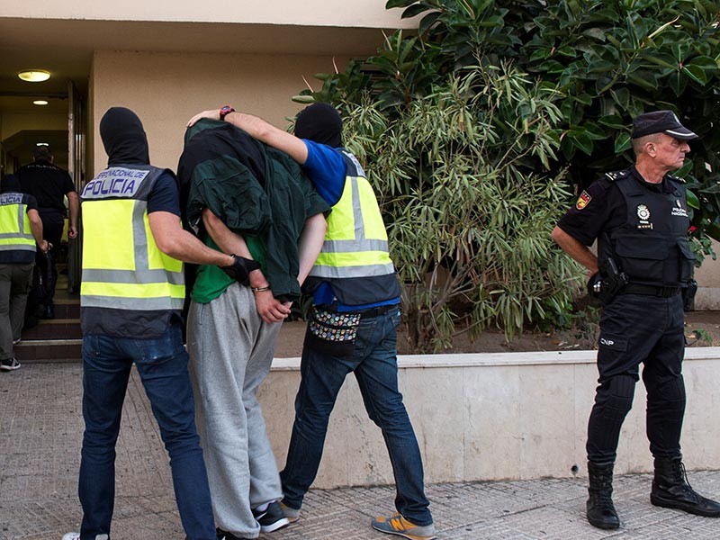 На границе между Марокко и испанским автономным городом Мелилья, во вторник, 25 июля, вооруженный ножом мужчина напал на полицейского. Злоумышленник был задержан

