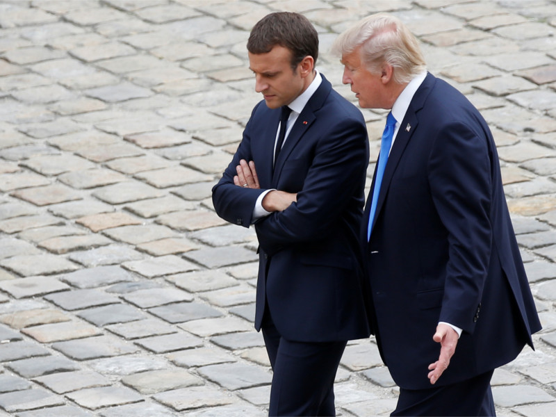 Президенты Франции и США Эмманюэль Макрон и Дональд Трамп