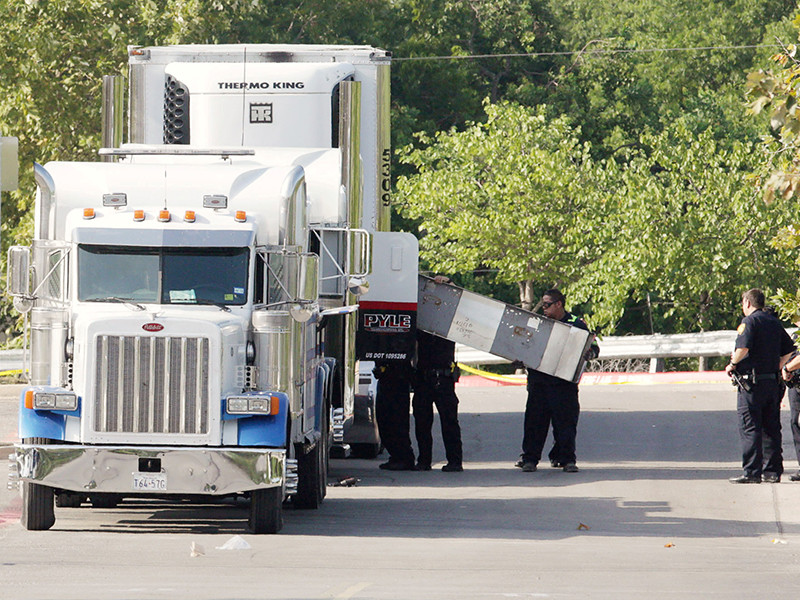 Девять мигрантов из Мексики умерли от духоты в грузовике, перевозившем их в США
