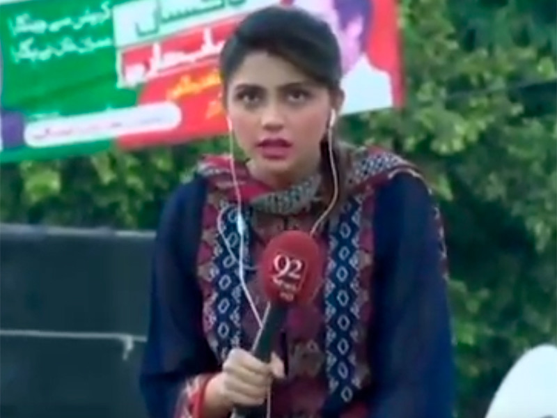 "Умершая" в прямом эфире пакистанская журналистка жива и злится на соцсети