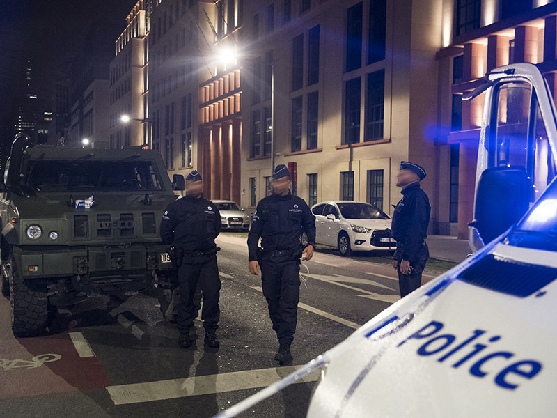 Террорист, напавший в пятницу вечером на военных в центре Брюсселя и получивший смертельные ранения, имел при себе муляж огнестрельного оружия и два экземпляра Корана