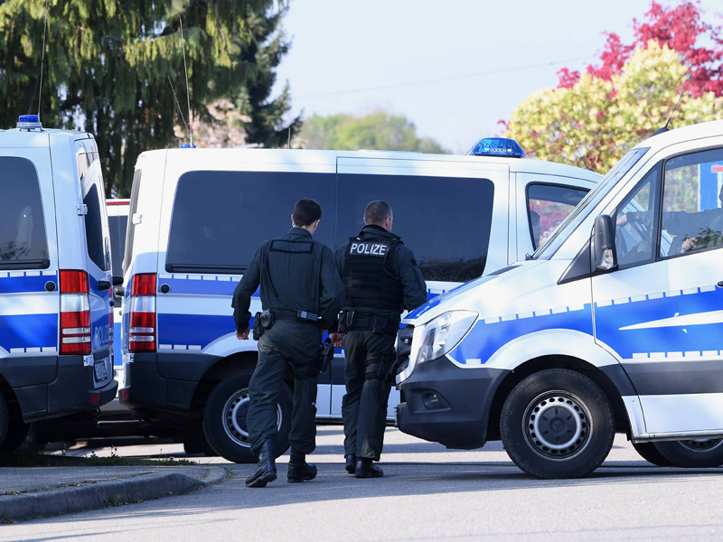 В Германии подозреваемому в организации взрывов у автобуса футбольного клуба "Боруссия" россиянину предъявили обвинение