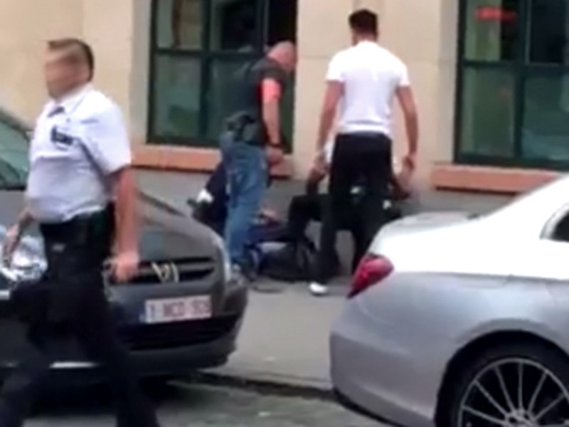 В центре Брюсселя вооруженный ножом мужчина напал на двоих солдат