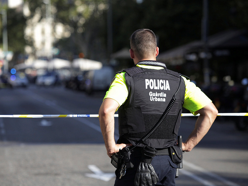 В Барселоне разыскивают водителя фургона, наехавшего на людей