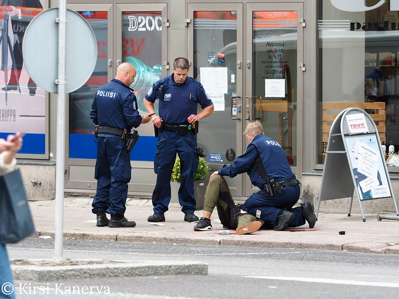 Правительство Финляндия в четверг, 31 августа, объявило, что пересмотрит законы о терроризме и увеличит финансирование силовиков, обеспечивающих безопасность после того, как две женщины погибли и восемь человек были ранены в результате нападения с ножом 18 августа в юго-западном городе Турку