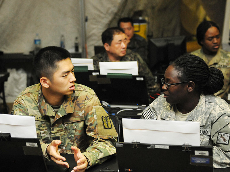 Соединенные Штаты и Южная Корея в понедельник, 21 августа, начинают совместные военные учения Ulchi Freedom Guardian, несмотря на резкое обострение ситуации на Корейском полуострове