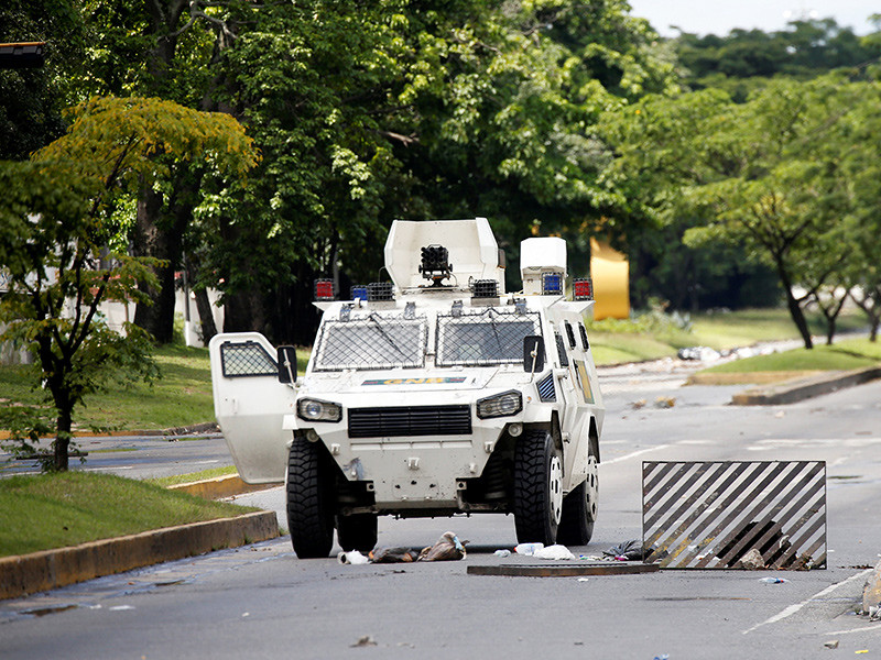 При попытке военного мятежа в Венесуэле были убиты двое человек