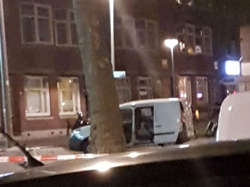 Сотрудники полиции Нидерландов в ночь на четверг, 24 августа, задержали еще одного подозреваемого в связи с угрозой теракта на концерте американской рок-группы, отмененном накануне в Роттердаме