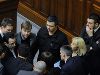 Семенченко отметил, что первый этап блокады был начат "добровольцами, волонтерами и общественными активистами", а затем "легализован" указом президента Петра Порошенко и решением СНБО