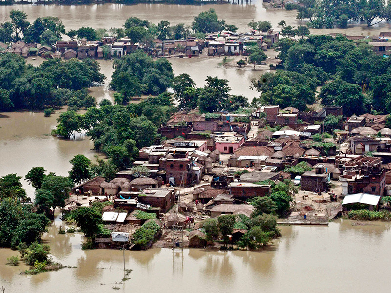Наводнения в Индии унесли жизни более 360 человек

