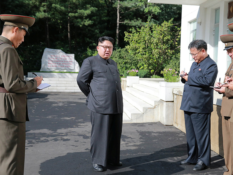 Северная Корея наняла бывших агентов КГБ в качестве "военных советников", чтобы укрепить безопасность главы КНДР Ким Чен Ына