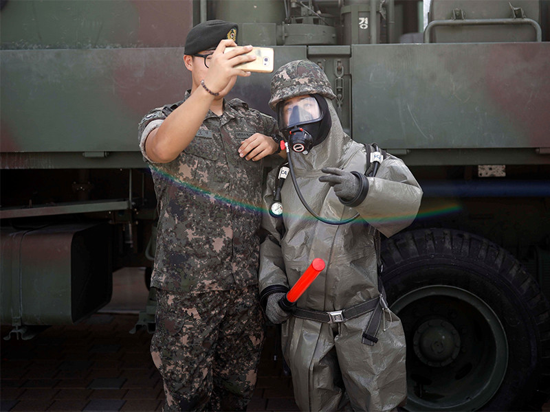 Южнокорейские военные на учениях отработали удар по ядерному полигону КНДР
