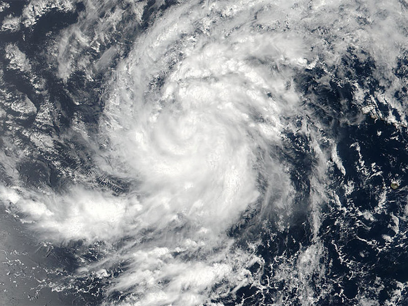 Усилившийся до четвертой категории ураган "Ирма" может ударить по Флориде
