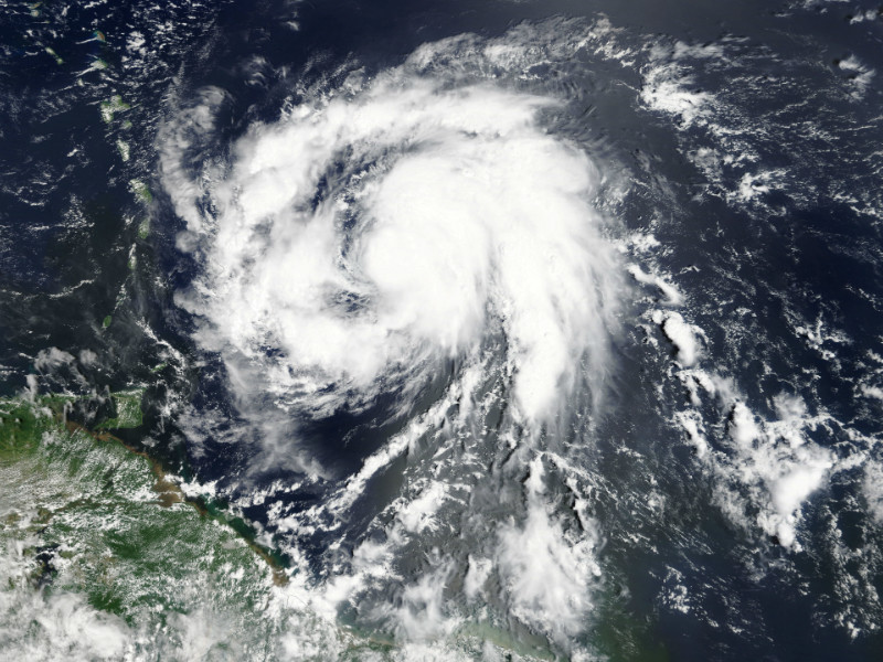 Надвигающийся на Карибы ураган "Мария" усилился до четвертой категории из пяти
