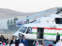 В Таджикистане при взлете президентского вертолета начальника аэропорта завернуло в ковер и смертельно ударило о камни