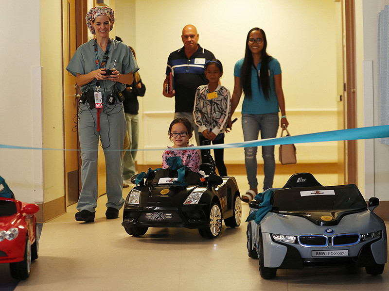 Госпиталь в Сан-Диего (штат Калифорния, США) получил коллекцию детских автомобилей, которые предполагается использовать в процессе лечения маленьких пациентов