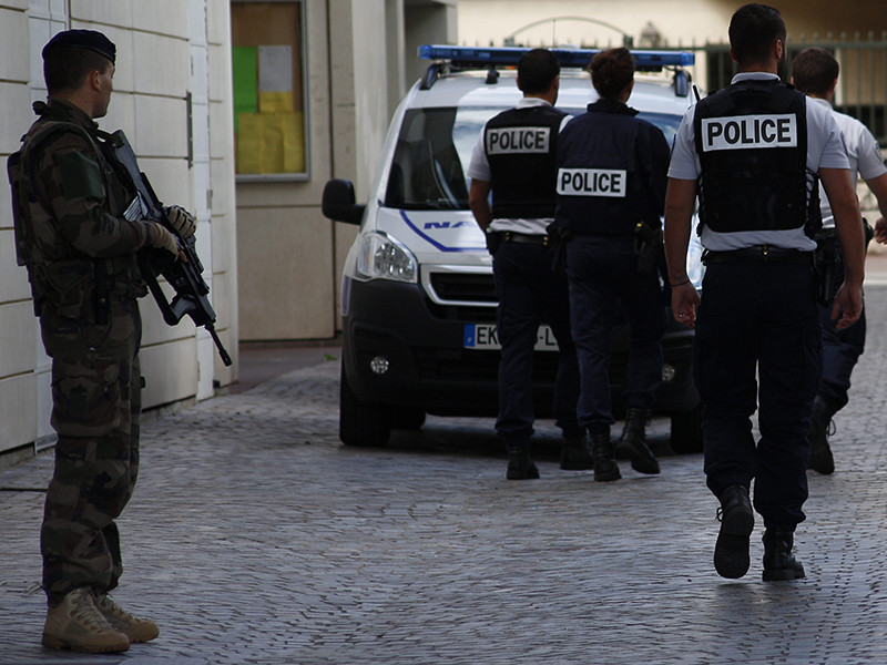 На севере Франции неизвестные застрелили четырех человек, в том числе двух детей