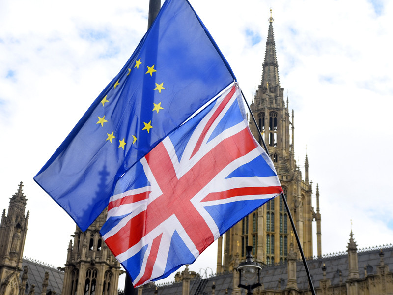 Британский парламент запросил у Facebook информацию о возможном вмешательстве России в референдум 2016 года о выходе Великобритании из состава ЕС, а также досрочных парламентских выборах в 2017-м