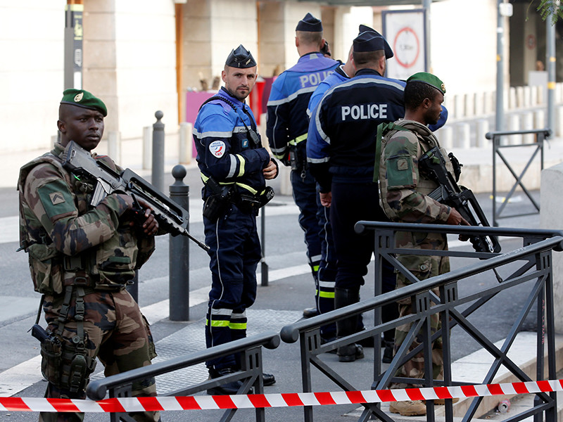 "Исламское государство"* взяло ответственность за убийство двух девушек на вокзале в Марселе
