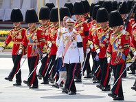 Похороны короля Таиланда: правящий монарх собрал  прах отца после кремации (ФОТО)