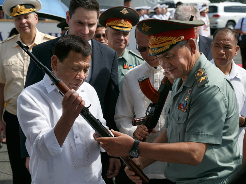 Россия передала Филиппинам крупную партию оружия и военной техники
