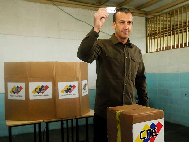 Национальный избирательный совет Венесуэлы объявил предварительные итоги голосования на прошедших в воскресенье, 15 октября, в стране выборах губернаторов 23 штатов. Согласно этим данным, в 17 из них победу одержали кандидаты от правящей Единой социалистической партии страны (ЕСП)