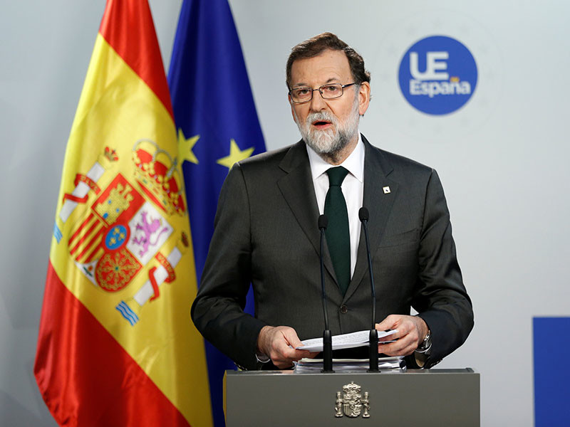 Власти Испании объявят меры по введению прямого управления в Каталонии в субботу, 21 октября, сообщил премьер-министр страны Мариано Рахой