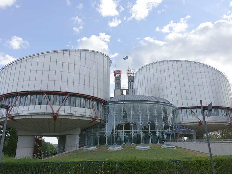 Власти Украины направили в Европейский суд по права человека (ЕСПЧ) показания показания свидетелей по второму иску к России, который касается предполагаемого похищения трех групп украинских детей-сирот, вывезенных в РФ с территории Восточной Украины