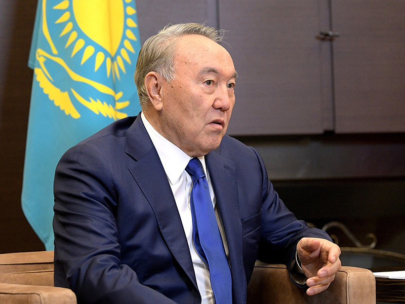 Президент Казахстана Нурсултан Назарбаев подписал указ о переходе алфавита казахского языка с кириллицы на латиницу
