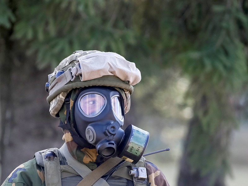 Министерство обороны Украины разрешило военнослужащим носить усы и бороды, если они не мешают использованию средств защиты, например противогаза, и ношению снаряжения