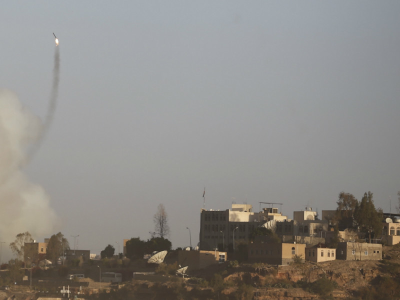 Саудовские ПВО перехватили баллистическую ракету, запущенную из Йемена
