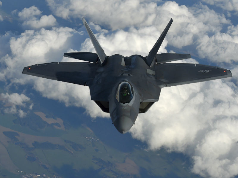 США отправят в Южную Корею шесть истребителей F-22 Raptor