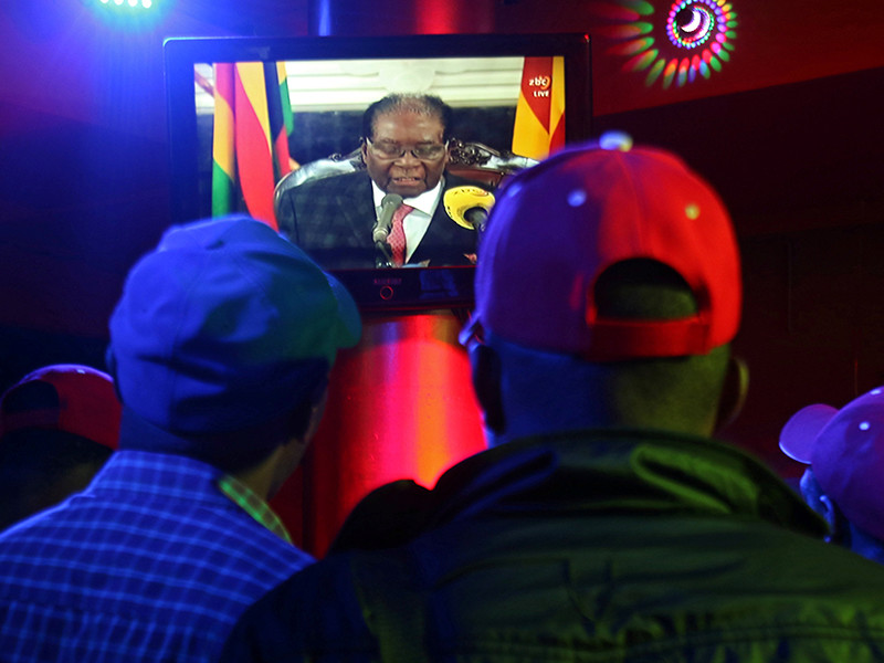 Правящая партия Зимбабве объявила о начале процедуры импичмента Мугабе

