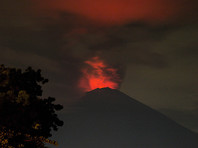 Около 300 россиян находятся на Бали, где происходит извержение вулкана Агунг