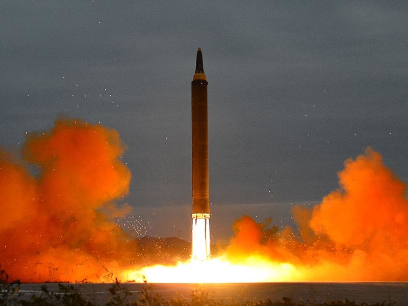 КНДР запустила неопознанную баллистическую ракету из провинции Южный Пхеньян. Запуск произошел ранним утром в среду, 29 ноября, по местному времени

