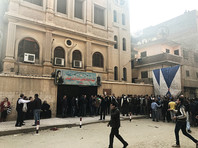 Пятеро боевиков, в том числе один - с закрепленной на теле взрывчаткой, напали на церковь Мар-Мина вблизи Каира в пятницу, 29 декабря. Египетские власти опасались, что приближающиеся новогодние праздники, а также католическое и православное Рождество спровоцируют новую вспышку террористической активности. Все церкви в стране были взяты под усиленную охрану полиции