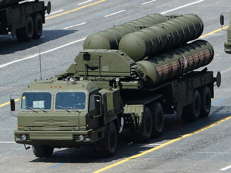 Россия и Турция 29 декабря подписали кредитное соглашение о закупке зенитных ракетных систем (ЗРК) С-400, сообщила в пятницу газета Hurriyet со ссылкой на Подсекретариат оборонной промышленности Турции


