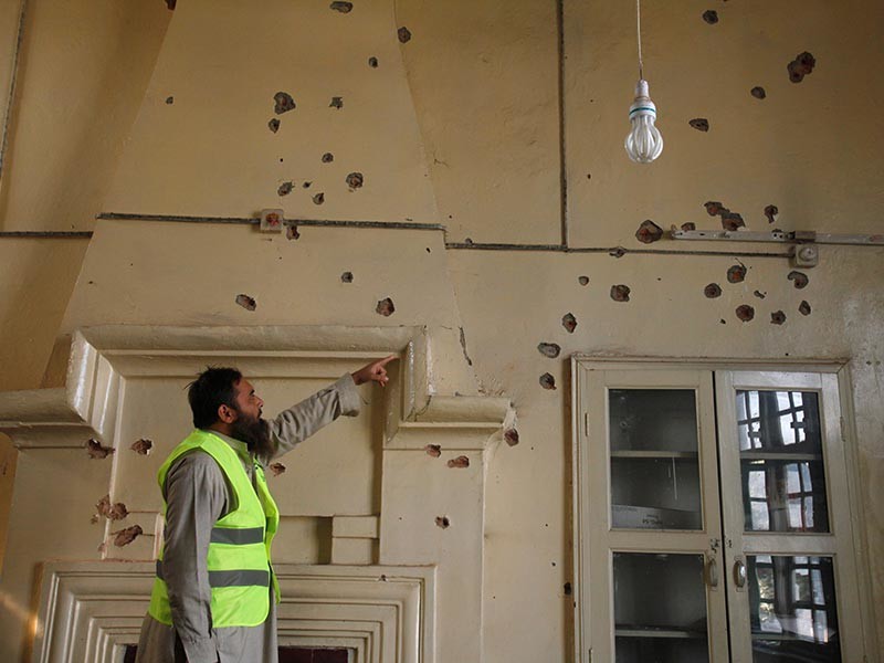 Утром 1 декабря в пакистанском Пешаваре был атакован кампус сельскохозяйственного университета. На территории кампуса раздались несколько взрывов, затем нападавшие открыли огонь по студентам
