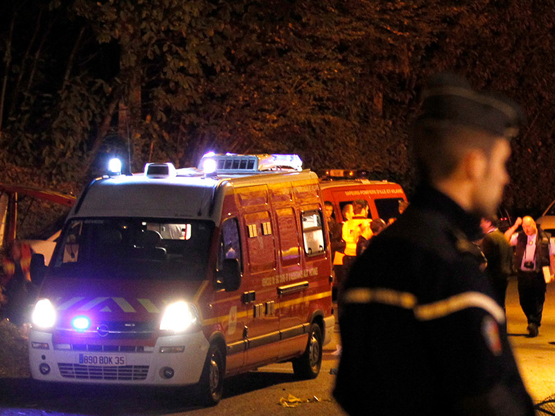 Во французском городе Перпиньян, расположенном на юге страны в провинции Руссильон, в результате столкновения поезда и школьного автобуса погибли четверо подростков