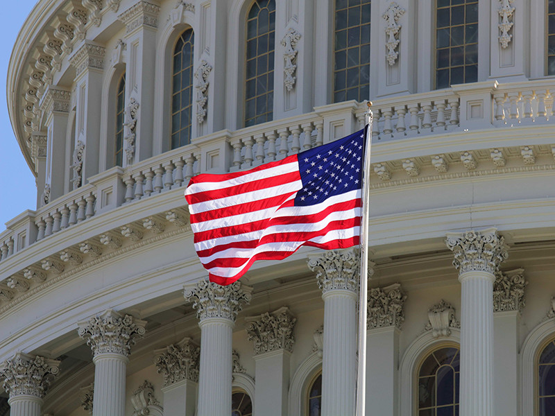 Сенат США с перевесом в два голоса принял законопроект по налоговой реформе Трампа
