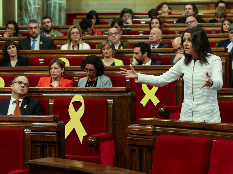 Парламент Каталонии впервые собрался на заседание в среду, 17 января, после того, как был распущен в октябре за попытку вывести автономию из состава Испании