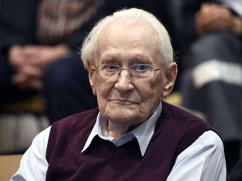 96-летний Оскар Гренинг, признаный немецким судом виновным в пособничестве в убийстве не менее 300 тысяч заключенных Освенцима, подал прошение о помиловании