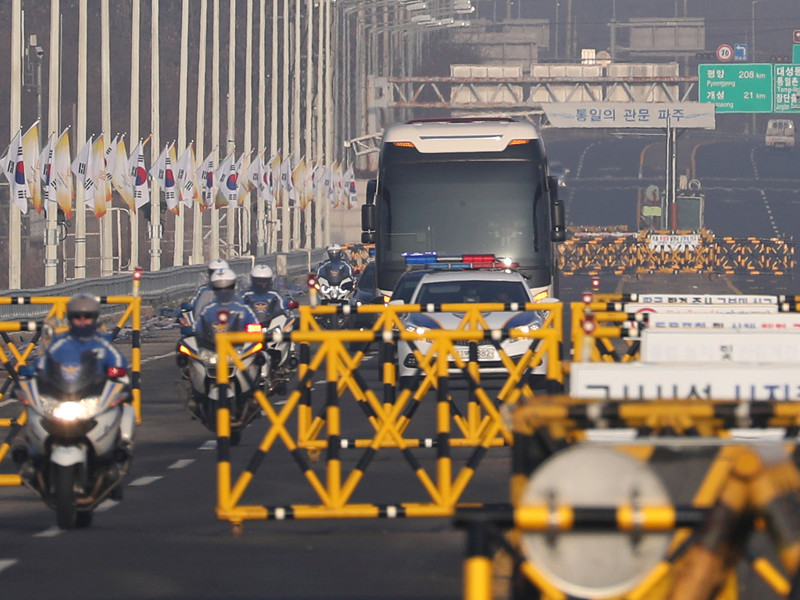 Делегация из КНДР прибыла в Южную Корею для подготовки визита спортсменов и сопровождающих их лиц на Олимпиаду