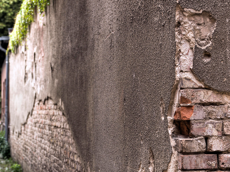 В Германии историк нашел в лесу неизвестный властям 80-метровый фрагмент Берлинский стены