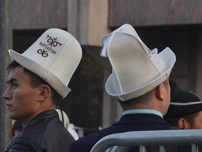 В Киргизии депутаты кыргызского парламента Жогорку Кенеш подготовили законопроект о придании национальному головному убору ак калпак (белый колпак) статуса культурного символа
